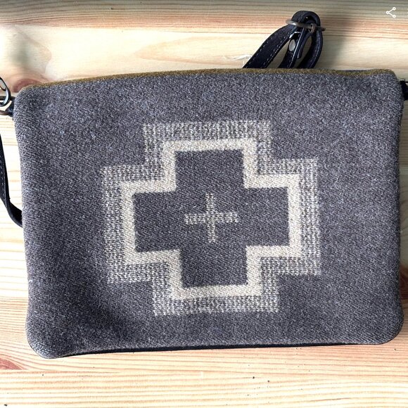 Pendleton Shelter Bay Foldover Clutch - Picture 2 of 5